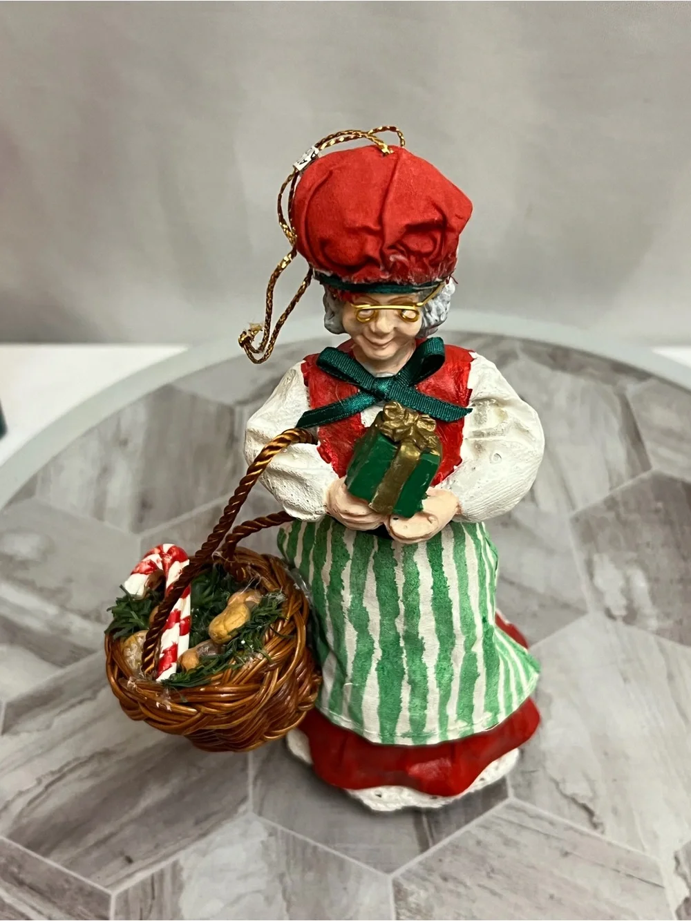 Classic Collectibles Mrs. Claus Christmas Figurine Ornament 1994 w/ Box